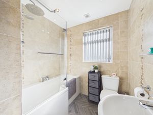 Family Bathroom- click for photo gallery